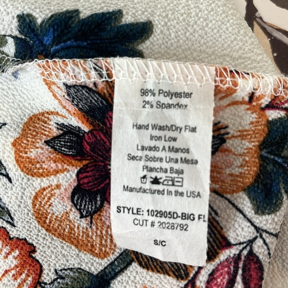 NeeSee's Floral Faux Wrap Midi Dress Size Small - Picture 9 of 9